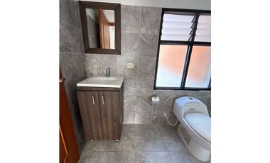 VENDO CASA CON GARAJE