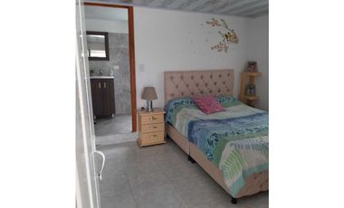 VENDO CASA CON GARAJE