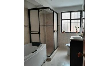 VENDO CASA CON GARAJE