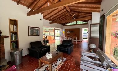 Venta de Casa Campestre en Parcelación Via Llanogrande - Retiro