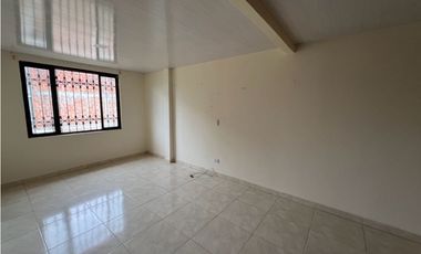 VENDO CASA DE DOS PISOS