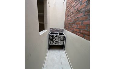 VENDO CASA DE DOS PISOS