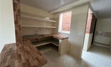 VENDO CASA DE DOS PISOS