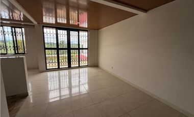 VENDO CASA DE DOS PISOS