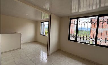 VENDO CASA DE DOS PISOS