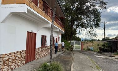 VENDO CASA ESQUINERA QUIMBAYA