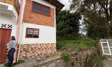 VENDO CASA ESQUINERA QUIMBAYA