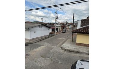 VENDO CASA ESQUINERA QUIMBAYA