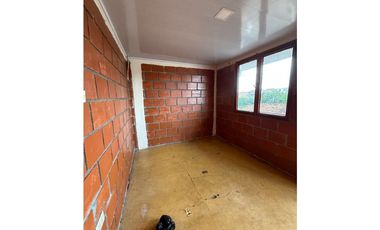 VENDO CASA ESQUINERA QUIMBAYA