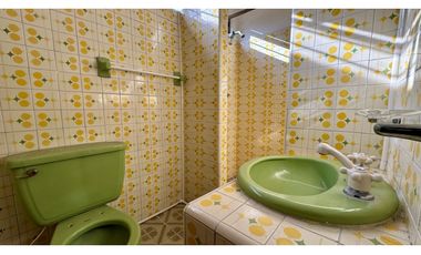 Casa bifamiliar de tres pisos con terraza en venta - El Recreo Palmira