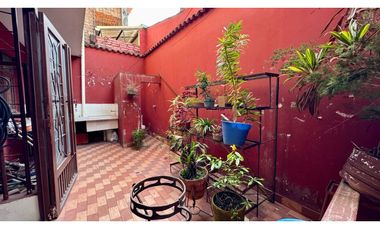 Casa bifamiliar de tres pisos con terraza en venta - El Recreo Palmira