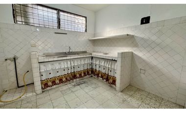 Casa bifamiliar de tres pisos con terraza en venta - El Recreo Palmira