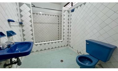 Casa bifamiliar de tres pisos con terraza en venta - El Recreo Palmira