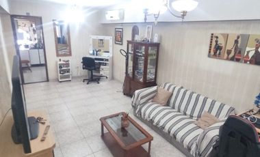 Casa PH en venta en Tapiales