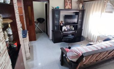 Casa PH en venta en Tapiales