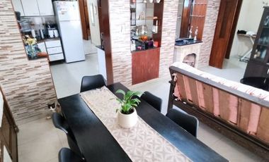 Casa PH en venta en Tapiales