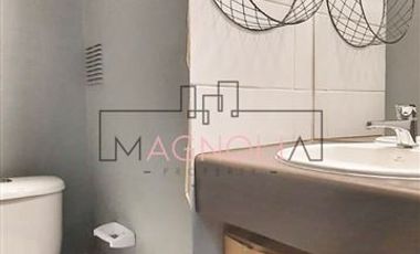 Oficina en Venta en cercano a metro manquehue y parque araucano
