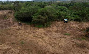 Venta Macrolote en Puerto Cayo, Karig