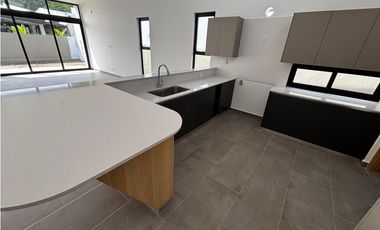 CONDADO DEL REY / ALTOS DE PANAMA / BARRIO ALTO / 410M / 3 HABITACION
