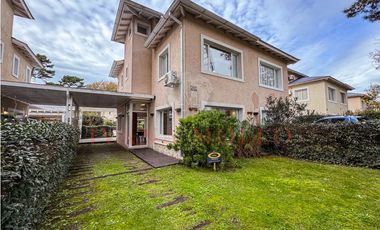 DE LAS HESPÉRIDES 1693 - TRIPLEX A LA VENTA EN PINAMAR