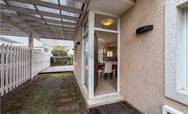 DE LAS HESPÉRIDES 1693 - TRIPLEX A LA VENTA EN PINAMAR