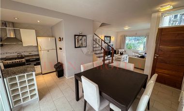 DE LAS HESPÉRIDES 1693 - TRIPLEX A LA VENTA EN PINAMAR