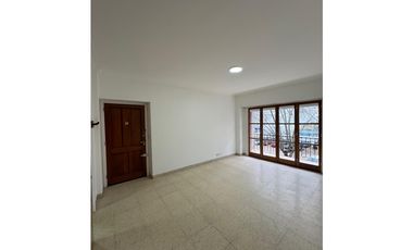 H.YRIGOYEN 1460, DPTO DE 3 AMBIENTES A LA CALLE CON BALCON -