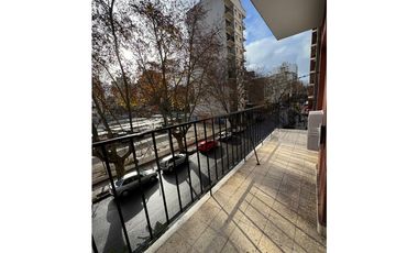 H.YRIGOYEN 1460, DPTO DE 3 AMBIENTES A LA CALLE CON BALCON -