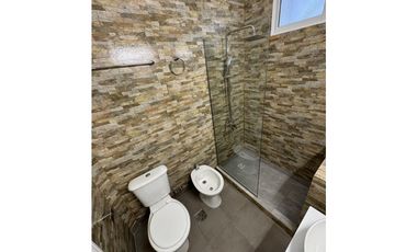 H.YRIGOYEN 1460, DPTO DE 3 AMBIENTES A LA CALLE CON BALCON -