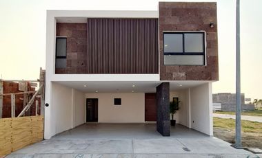 Casa en VENTA en Punto LOMAS | Equipada