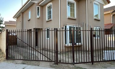 ARRIENDO HERMOSA PROPIEDAD EN MIRADOR ANDINO MACHALÍ