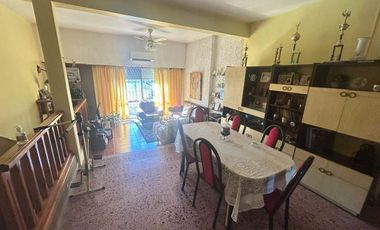 Casa PH en venta en Wilde Oeste