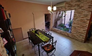 Casa en venta en Lanus Oeste