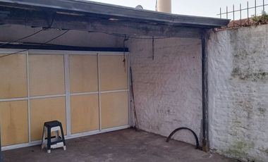 VENTA CASA CUATRO AMBIENTES CON PATIO EN ESPELETA