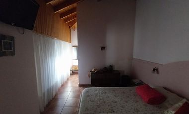 VENTA DE CASA CON PARQUE MAS DEPARTAMENTO EN LANUS