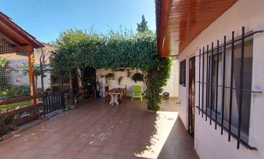VENTA DE CASA CON PARQUE MAS DEPARTAMENTO EN LANUS