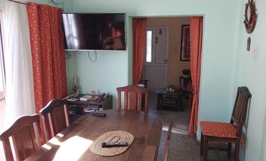 VENTA DE CASA CON PARQUE MAS DEPARTAMENTO EN LANUS