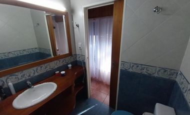 VENTA DE CASA CON PARQUE MAS DEPARTAMENTO EN LANUS