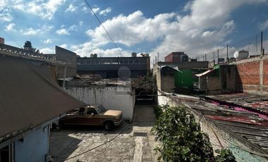Casa en venta en Tequexquináhuac con uso de suelo mixto