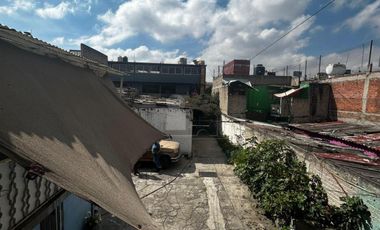 Casa en venta en Tequexquináhuac con uso de suelo mixto