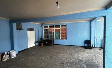 Casa en venta en Tequexquináhuac con uso de suelo mixto