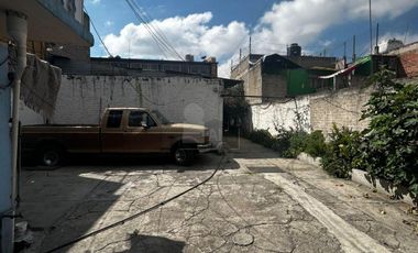 Casa en venta en Tequexquináhuac con uso de suelo mixto