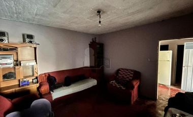 Casa en venta en Tequexquináhuac con uso de suelo mixto