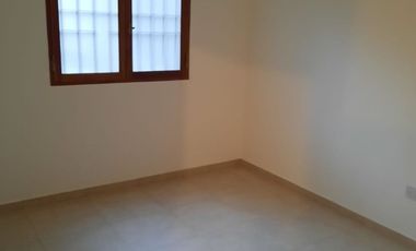 COMPLEJO COMPLET0: 8 DTPS ,DUPLEX Y LOCAL COMERC.
