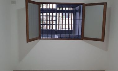 COMPLEJO COMPLET0: 8 DTPS ,DUPLEX Y LOCAL COMERC.