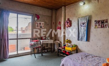 CASA  Y SALÓN COMERCIAL EN VENTA