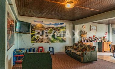 CASA  Y SALÓN COMERCIAL EN VENTA
