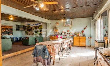 CASA  Y SALÓN COMERCIAL EN VENTA