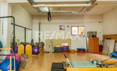 CASA  Y SALÓN COMERCIAL EN VENTA