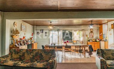 CASA  Y SALÓN COMERCIAL EN VENTA